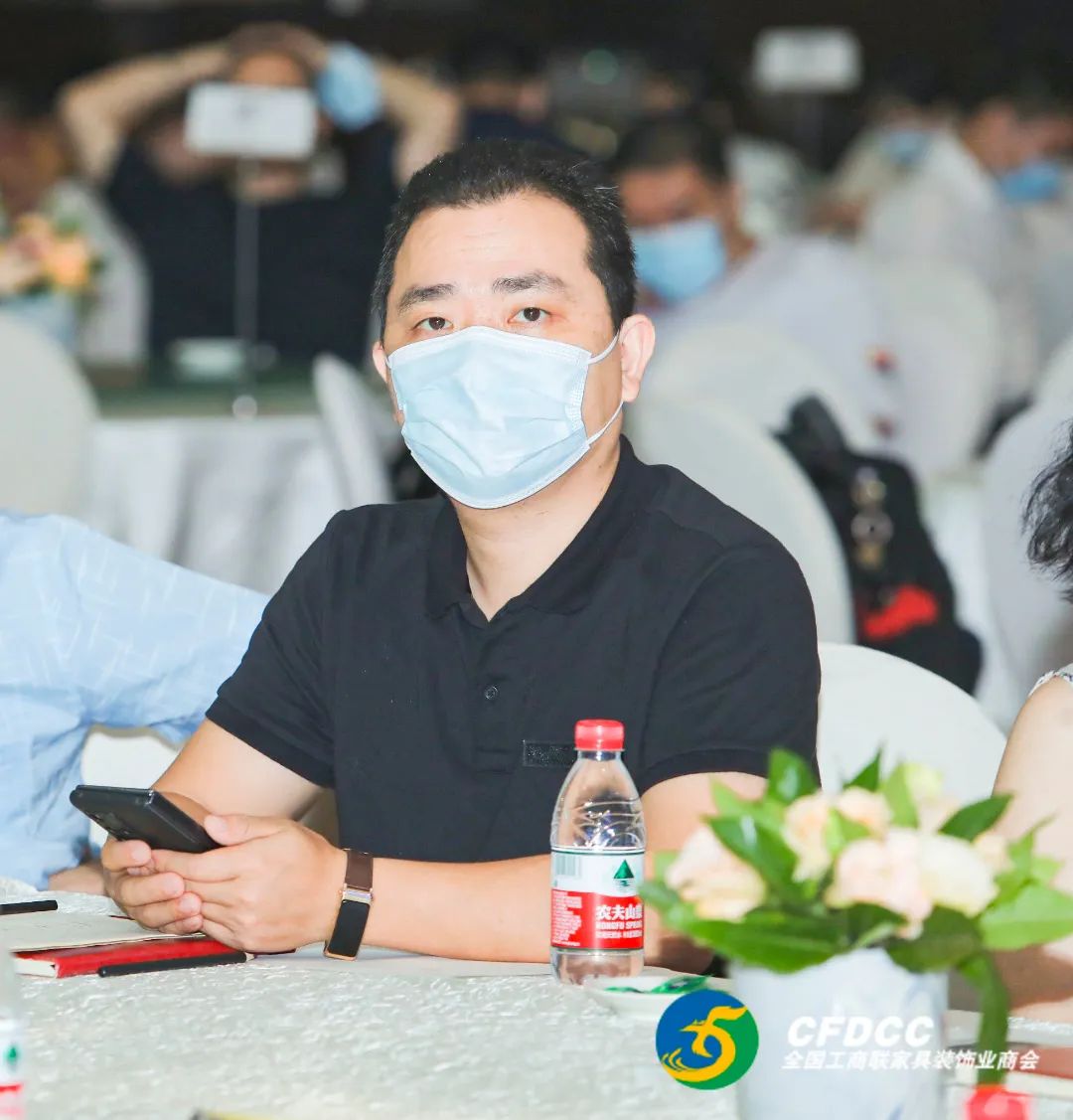 1678602224128729.jpg 定制中國好浴室!浪鯨衛(wèi)浴被授予“定制家居專業(yè)委員會(huì)副會(huì)長”稱號(hào)3.jpg